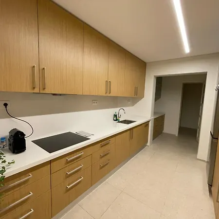 Quarto Aconchegante Com Varanda E Vista No Chiado 홈스테이 *