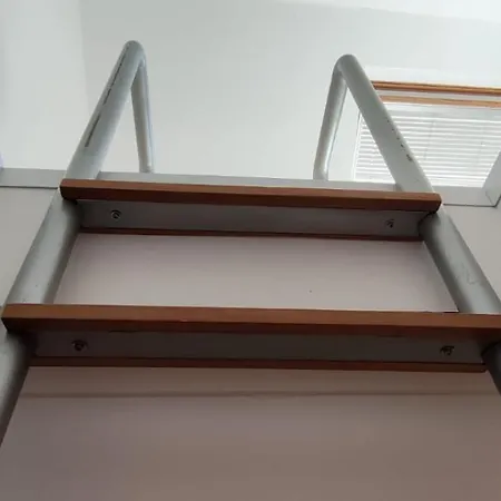 Quarto Aconchegante Com Varanda E Vista No Chiado 홈스테이 리스본
