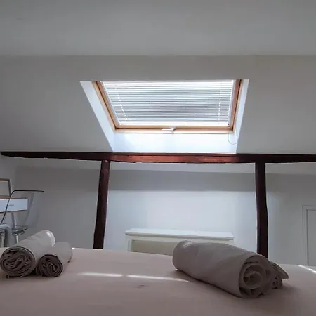 Quarto Aconchegante Com Varanda E Vista No Chiado *