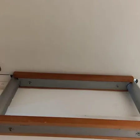Quarto Aconchegante Com Varanda E Vista No Chiado * 리스본