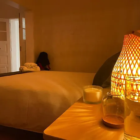 Quarto Aconchegante Com Varanda E Vista No Chiado Lisboa