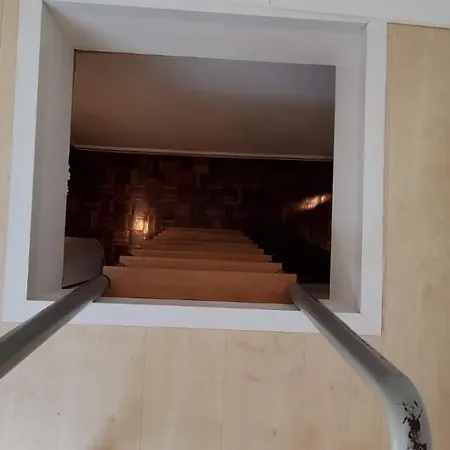 Quarto Aconchegante Com Varanda E Vista No Chiado