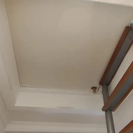 Quarto Aconchegante Com Varanda E Vista No Chiado * Lisboa
